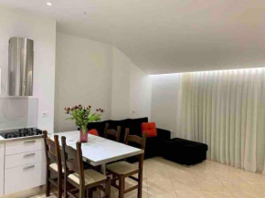 Lovely 3-bedroom apartment with free parking